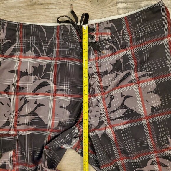 Men's Quiksilver Edition Hawaiian Floral Plaid Boardshorts Summer Shorts Size 38 - Picture 4 of 6